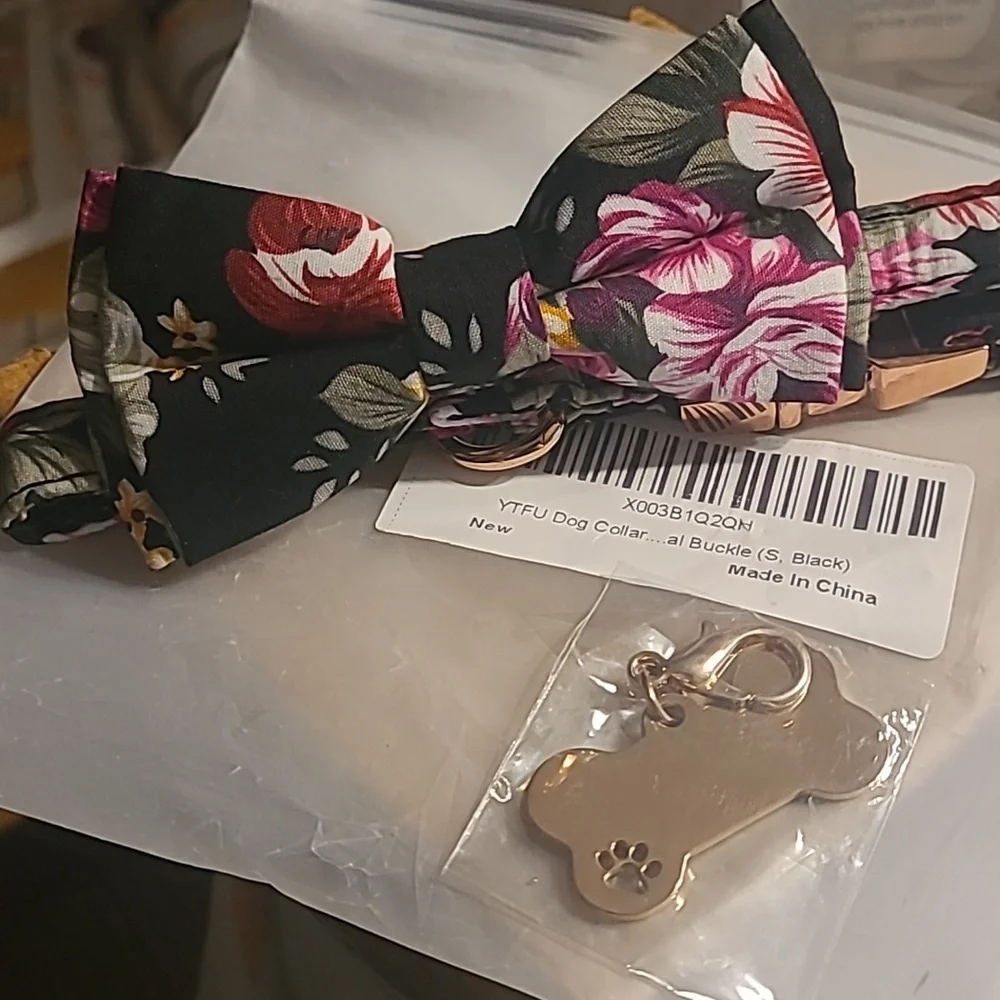 New with tags! Bright black floral rose bow collar & gold dog bone tag SMALL